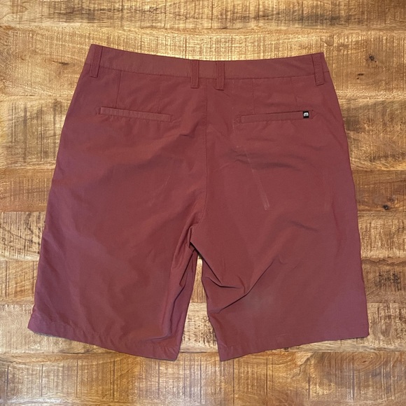Travis Mathew Beck Short - Picture 2 of 7